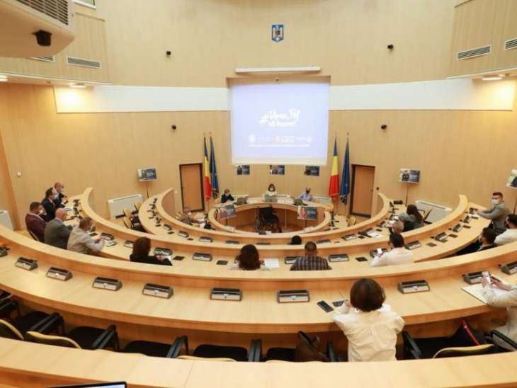 CJ Sibiu: parteneriat pentru angajarea persoanelor cu dizabilităţi şi a tinerilor din centrele de plasament