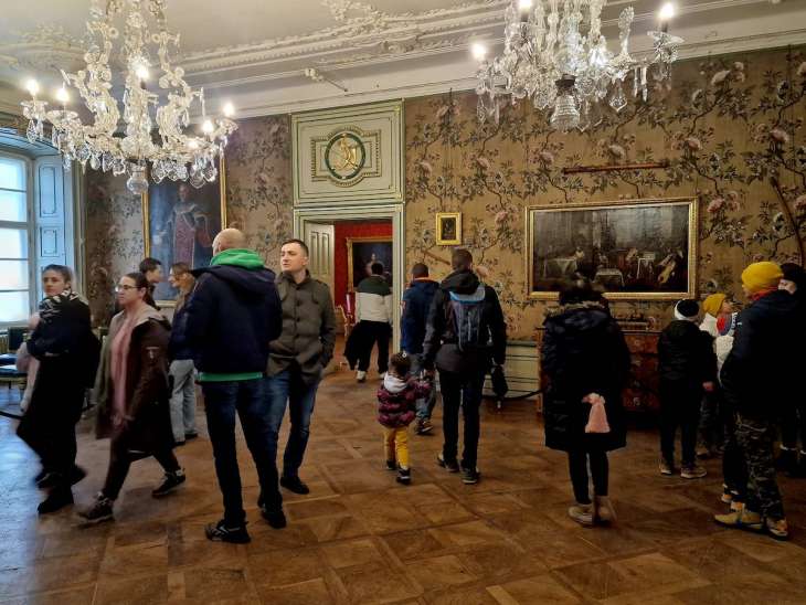 Peste 10 mii de persoane au intrat sâmbătă în Muzeul Brukenthal. ”Senzațional, uimitor, frumos, impresionant, excelent, cool, tare, beton”